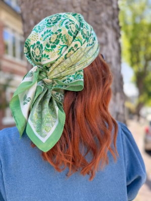 Foulard carré satin imprimé vert