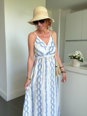 Maya robe blanche et bleue