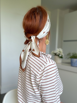 Foulard cœurs écru et marron