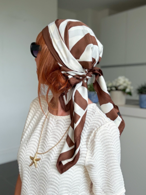 Grand carré satin choco