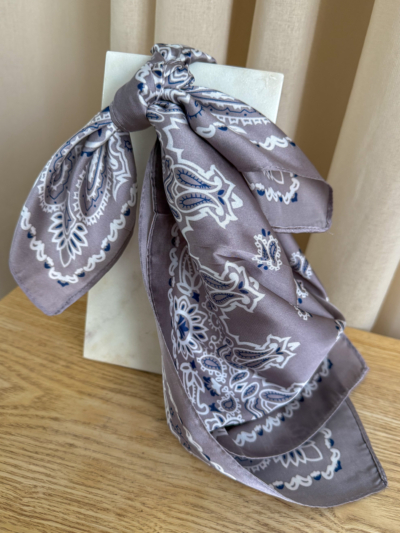 Carré de soie bandana