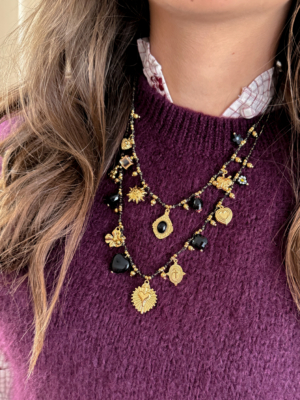 Collier double noir et breloques