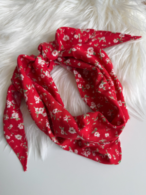 Foulard fleuri rouge
