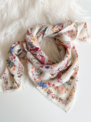 Foulard carré fleuri