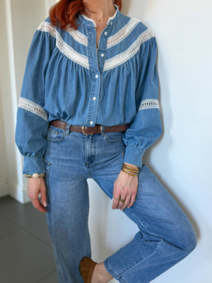 Louise chemise jean et broderie