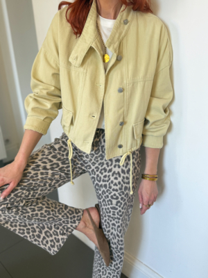 Lida veste en jean matcha