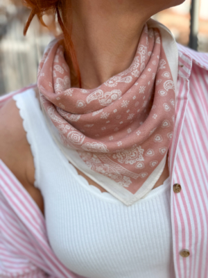 Foulard carré bandana saumon