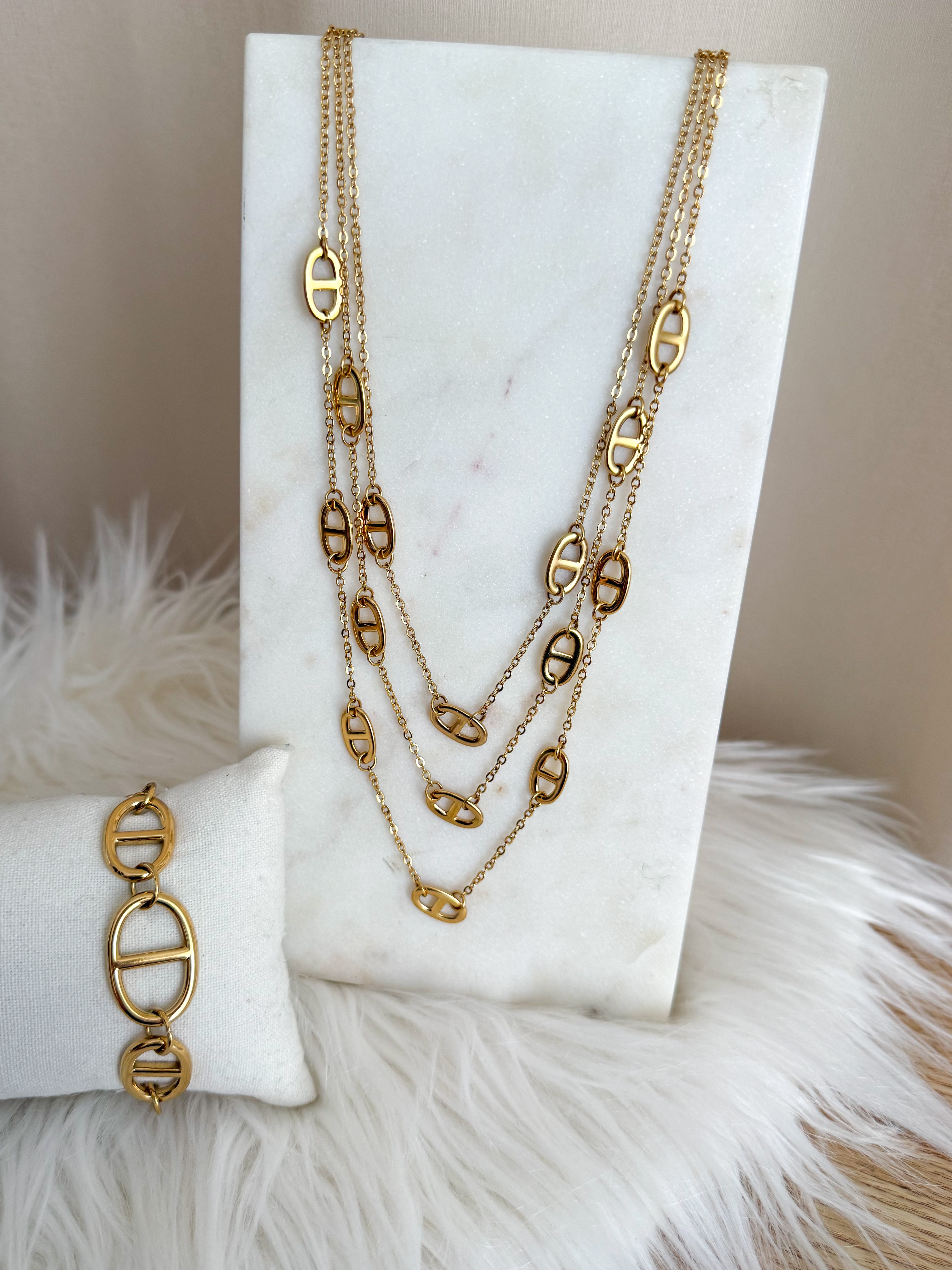 Collier triple