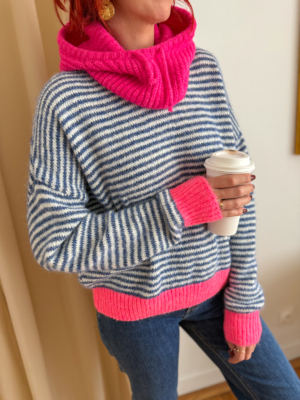 Théo pull bleu et rose