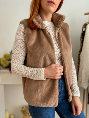 Fausse fourrure sans manche taupe