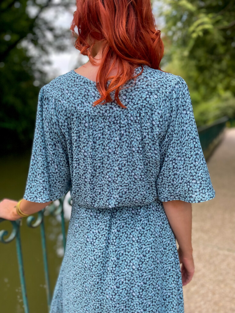 Vera robe a motif fleuri bleu Justine