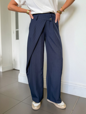 Stephane pantalon asymétrique rayé marine